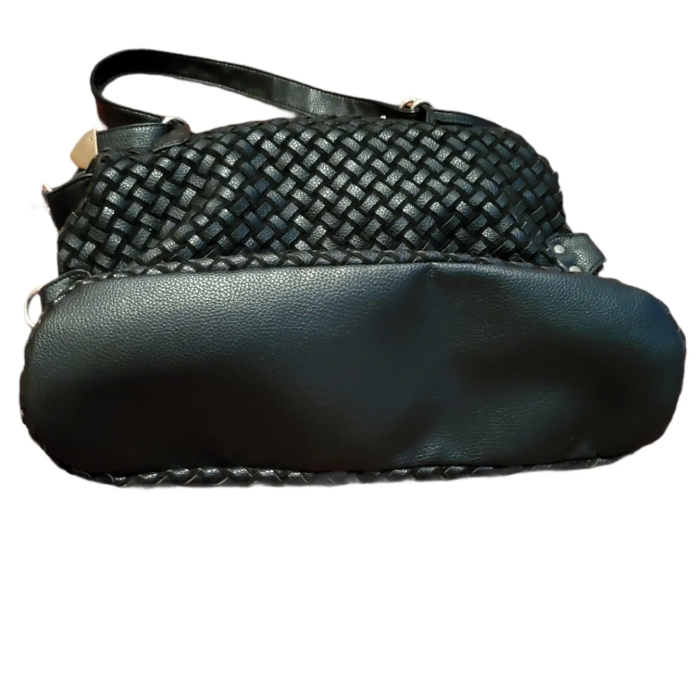 Breezy Couture Woven Black Shoulder Bag